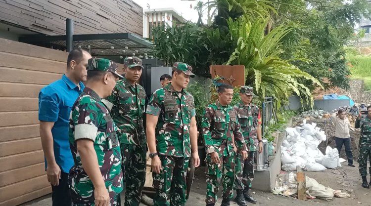 Danrem 061/SK pastikan pekerjaan rangkaian jembatan yang terputus akan selesai secepatnya sehingga aktifitas warga  kembali normal paska bencana banjir di wilayah Cisarua Puncak Bogor