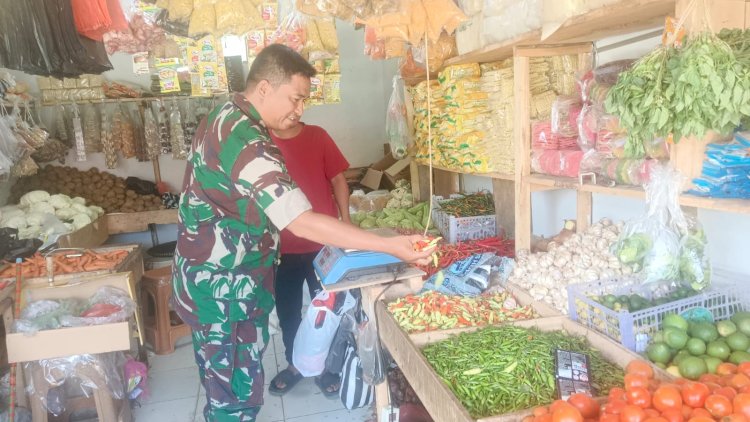 Babinsa Koramil 2206/Parakansalak Hadiri Pengecekan Harga Sembako di Desa Sukakersa