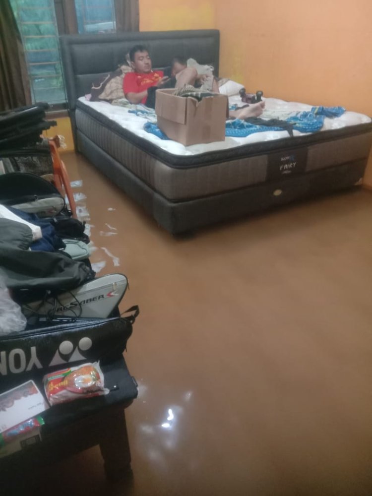 Banjir Kepung Kelurahan Tengah, Kabupaten Bogor Akibat Hujan Deras