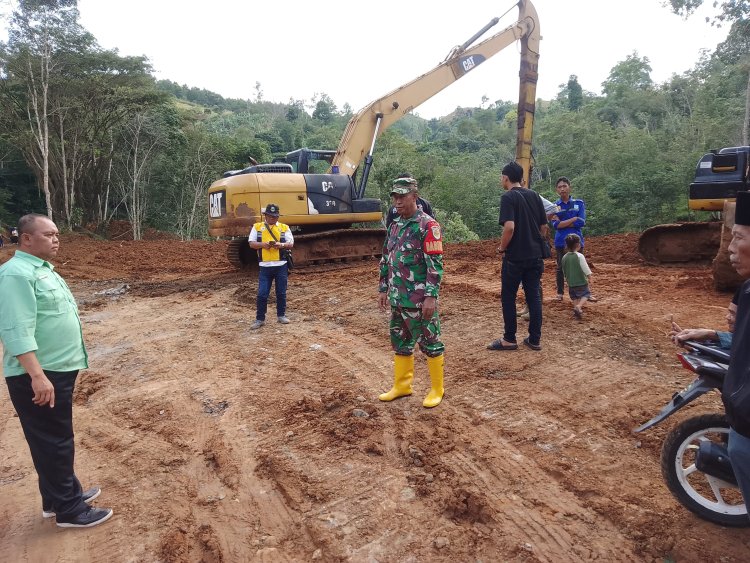 Danramil 2209/Lengkong Kapt. Inf Yefri Susanto: Akses Jalan Lengkong-Kiara Dua Kembali Dibuka Pasca Longsor