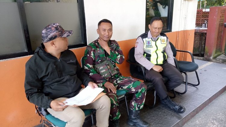 Babinsa Koramil 2205/Kalapanunggal Laksanakan Komsos dengan Warga Desa Mekarjaya