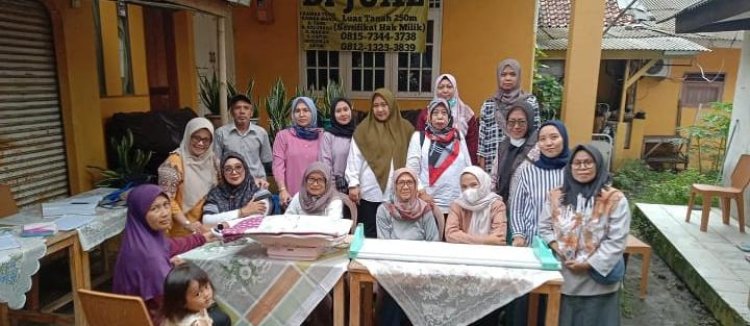 RW Siaga Aktif RW 11 Kelurahan Loji Dampingi Kegiatan Posyandu Tunas Jaya