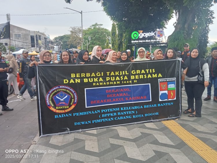 BPPKB Banten DPC Kota Bogor Berbagi Takjil di Alun-Alun