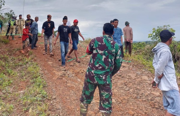 Babinsa Koramil 2215/Ciemas Lakukan Pemeriksaan Sumber Mata Air untuk Antisipasi Musim Kemarau