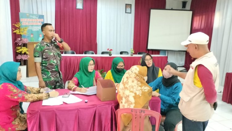 Babinsa Koramil 2213/Jampang Kulon Laksanakan Komsos Bersama Kader PKK