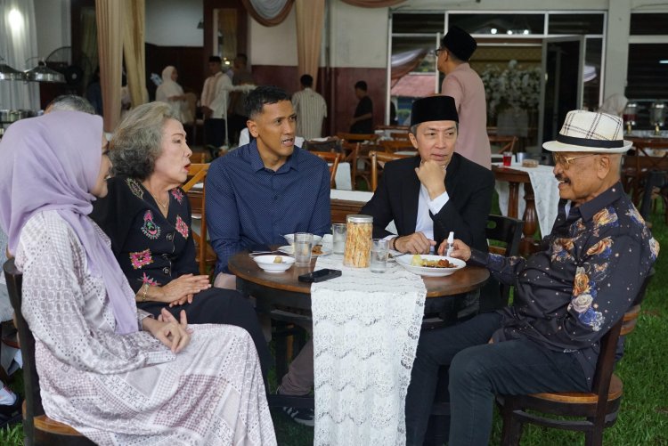 Wali Kota dan Wakil Wali Kota Bogor Sambut Warga di Open House Lebaran