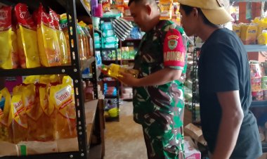 Babinsa Koramil 2213/Jampangkulon Laksanakan Pengecekan Harga Sembako di Pasar Cimanggu