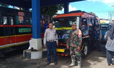 Babinsa Koramil 2211/Sagaranten Laksanakan Monitoring Arus Balik di Terminal Sagaranten