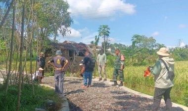 Babinsa Koramil 2207/Jampangtengah Dampingi Pengecekan dan Pengukuran Jalan Pertanian di Desa Cimerang