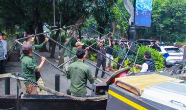 Pemkot Bogor Kembali Bongkar Reklame Tak Berizin