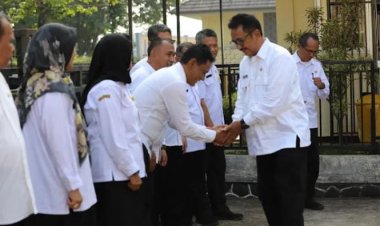 Bupati Sukabumi Paparkan Program Strategis Saat Pimpin Apel di Dinas Pendidikan