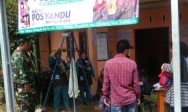 Babinsa Koramil 2204/Cikidang Dampingi Kegiatan Posyandu di Desa Cikarae Thoyibah