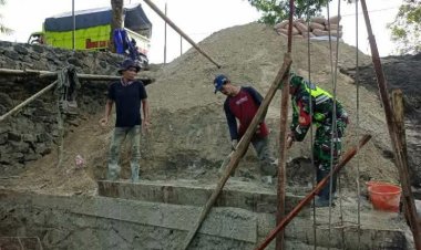 Karya Bhakti Babinsa Koramil 2214/Surade Bersama Masyarakat ﻿