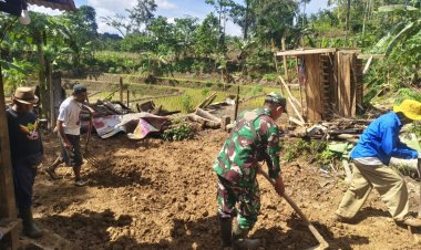 Babinsa Cipamingkis Laksanakan Karya Bakti Bersama Warga