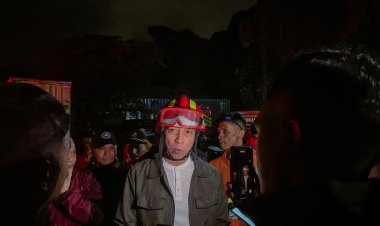 Pabrik Garmen di Kota Bogor Terbakar, Dedie Rachim Tinjau Lokasi