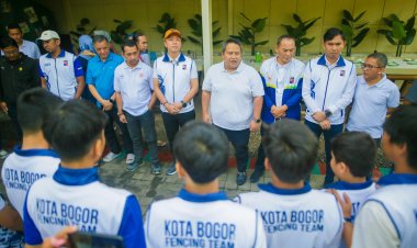 Lepas 26 Atlet Anggar, Dedie Rachim Tekankan Sportivitas