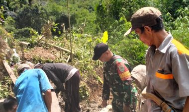 Babinsa Koramil 2210/Pabuaran Gelar Karya Bhakti Bersama Warga