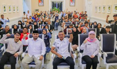 Kolaborasi Pemkot dan DPRD Serahkan Bantuan 50 Kursi Roda Untuk Warga