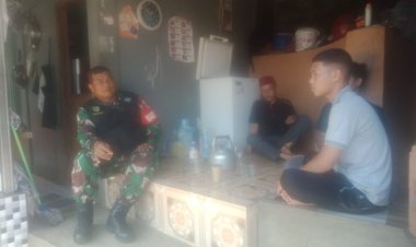 Babinsa Koramil 2204/Cikidang Sosialisasikan Pendaftaran TNI AD kepada Warga