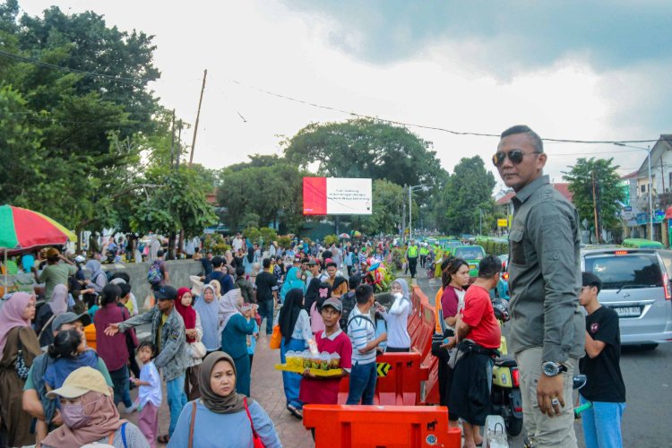 Semrawut di Alun-Alun dan Stasiun Bogor, Jenal Mutaqin Tertibkan Angkot dan PKL