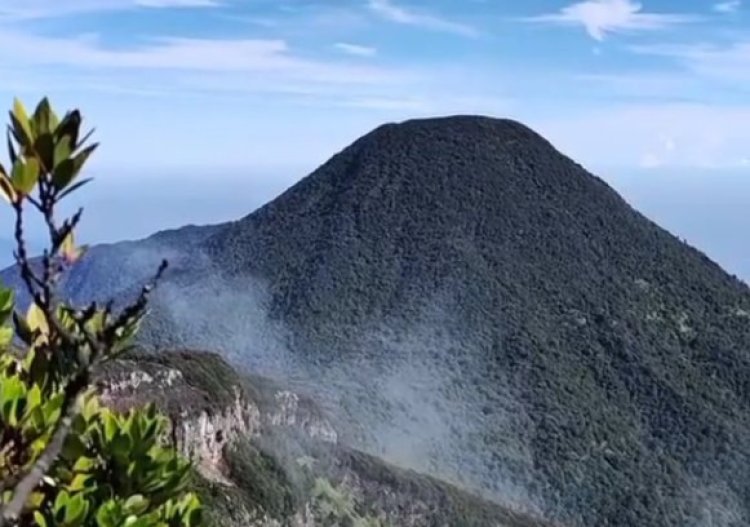 Gunung Gede Hari Ini Terpantau Normal, Walau Sempat Alami 21 Kali Gempa Vulkanik