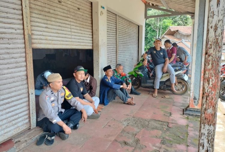 Babinsa Koramil 2209/Lengkong Laksanakan Komsos di Desa Tegallega