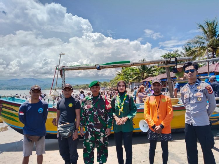 Koramil 2202/Palabuhanratu Laksanakan Pengamanan Wisata di Pantai Citepus dan Batu Bintang