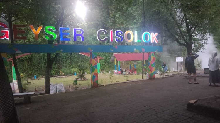 Kebersihan Lingkungan di Tempat Wisata Gayser Cipanas Jadi Sorotan Penting