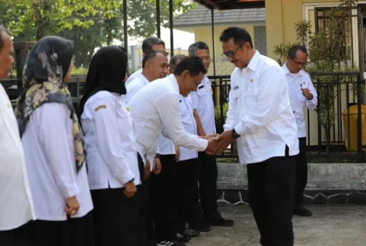 Bupati Sukabumi Paparkan Program Strategis Saat Pimpin Apel di Dinas Pendidikan