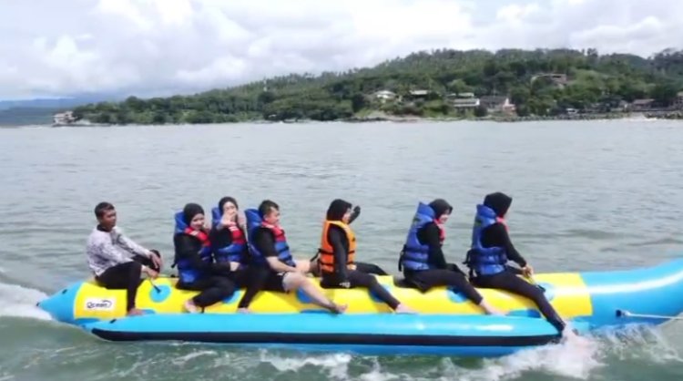 Sensasi Seru Wisata Watersport di Pantai Gadobangkong, Palabuhanratu