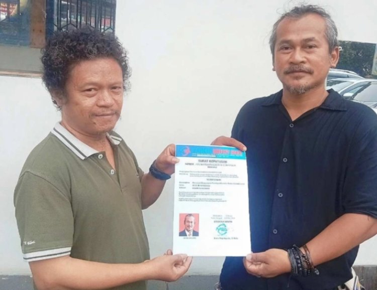 Pimprus serahkan SK Pengangkatan Pemred Media Rilisberita.com Kepada Dede Hanafi