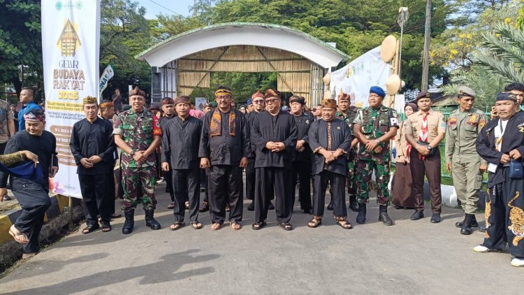 DANDIM 0622/KAB. SUKABUMI HADIRI GELAR BUDAYA RAKYAT 2025, DALAM TEMA MERAJUT HARMONI, MELESTARIKAN TRADISI MENUJU KABUPATEN SUKABUMI YANG MUBAROKAH