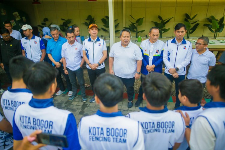 Lepas 26 Atlet Anggar, Dedie Rachim Tekankan Sportivitas