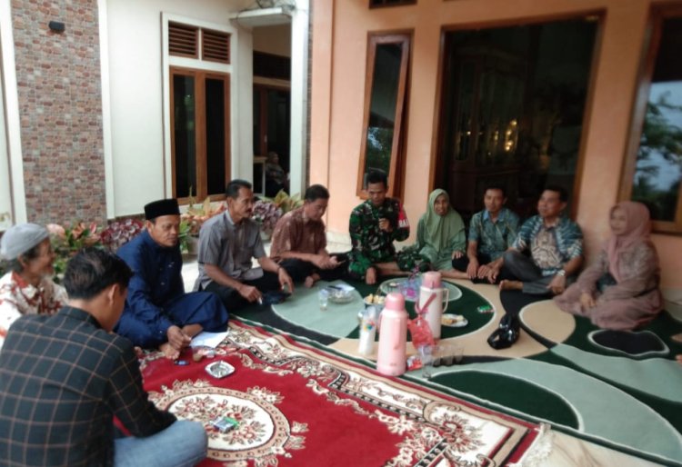 Babinsa Koramil 2211/Sagaranten Hadiri Pertemuan Kelompok Tani Bahas Percepatan Tanam