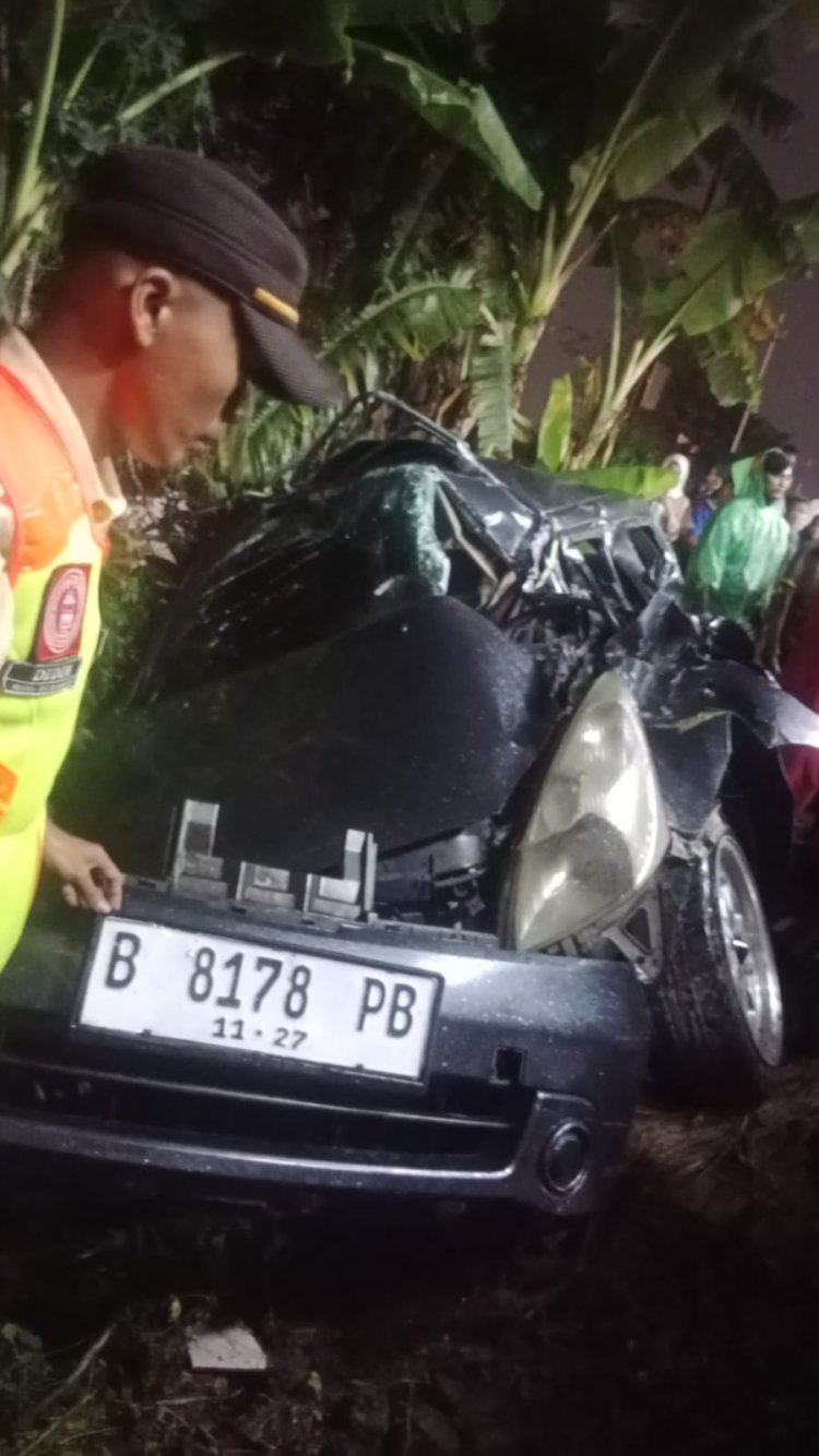 KRL Tabrak Mobil Mogok di Perlintasan Kebon Pedes, Tidak Ada Korban Jiwa