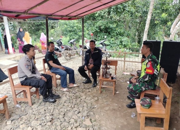 Babinsa Koramil 2209/Lengkong Gelar Komsos Bersama Tokoh Masyarakat