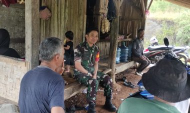 BABINSA KORAMIL 2210/PABUARAN GELAR KOMSOS BERSAMA WARGA DESA LEMBURSAWAH