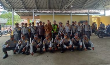 Babinsa Koramil 2209/Lengkong Laksanakan Pembinaan Linmas di Desa Lengkong