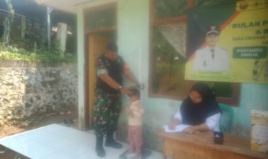 Babinsa Koramil 2204/Cikidang Dampingi Kegiatan Posyandu di Desa Cikarae Thoyibah