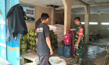 BABINSA Koramil 2208/Nyalindung Laksanakan Monitoring Harga Sembako di Pasar Nyalindung