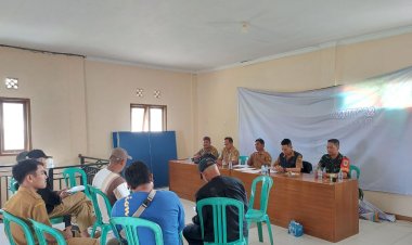 Babinsa Koramil 2205/Kalapanunggal Hadiri Rapat Koordinasi Pertanian di Desa Makasari