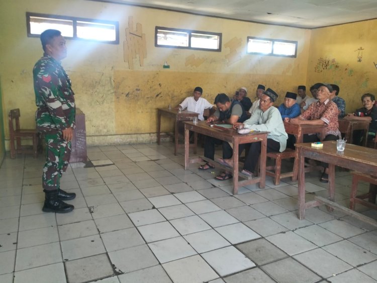 Babinsa Koramil 2206/Parakansalak Laksanakan Sosialisasi Serap Gabah di Desa Lebaksari