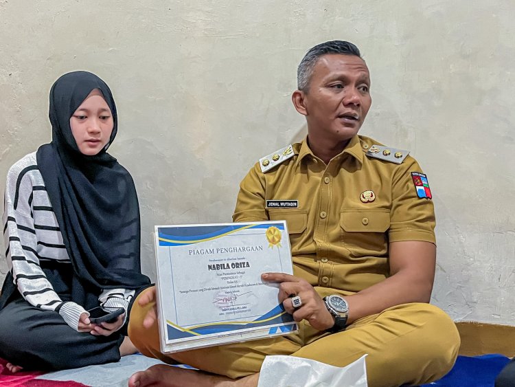 Jenal Mutaqin Bantu Siswa Berprestasi Ikut Ujian