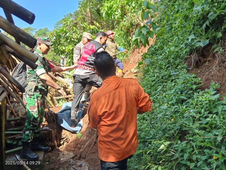 Tanah Longsor Landa Dua Titik di Kabupaten Sukabumi, Dapur Rumah Warga Tertimpa Material Longsoran