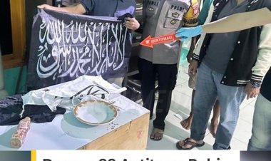 Densus 88 Tangkap Terduga Teroris Penyebar Propaganda ISIS Melalui Group Whatsapp di Gowa, Sulawesi Selatan