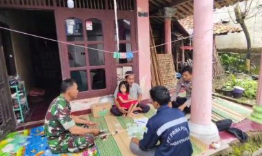 Babinsa Koramil 2202/Palabuhanratu Laksanakan KOMSOS dengan Warga Desa Citarik