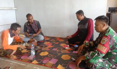 Babinsa Koramil 2202/Palabuhanratu Jalin Komsos dengan Ketua BUMDes Desa Cihaur