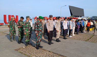 Dalam Rangka Hari Lingkungan Hidup Sedunia Tahun 2025, Personel KODIM 0622/Kab. Sukabumi dan Unsur Muspika Gelar Apel dan Aksi Bersih Pantai