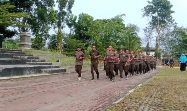 Dandim 0622/Kab. Sukabumi Pimpin Apel dan Olahraga Bersama di Lapangan Cangehgar