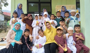 Ketua Persit KCK Cabang XLV Dim 0622/Kab. Sukabumi Tunjukkan Rasa Cinta untuk Anak-anak PAUD Sindang Palay